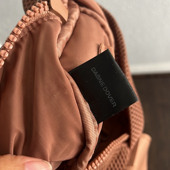 Dagne Dover Air Mesh Fanny pack - Picture 4 of 9